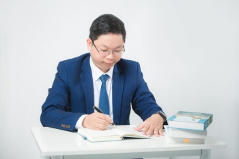 Thạc sĩ-Bác sĩ Nội trú-Trần Bảo Khánh-Chuyên gia Phẫu thuật tạo hình thẩm mỹ và đào tạo chuyên sâu tại hệ sinh thái VKIM